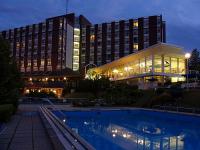 Hotel Danubius Health Spa Resort Aqua in Heviz at night