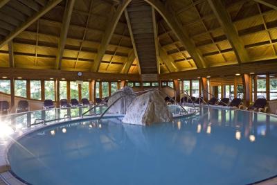 Thermal pool in Danubius Health Spa Resort Heviz - wellness hotel in Heviz - ENSANA Health Spa Resort**** Hévíz - affordable thermal hotel and spa hotel in Heviz