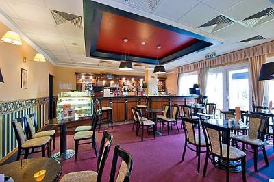 Cafe in Hotel Palace - wellness hotel at Lake Heviz - ✔️ Hotel Palace Hévíz****✔️ wellness hotel at Lake Heviz