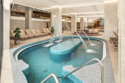 Wellness pool for a wellness weekend at lake Balaton - ✔️ Sirius Hotel Keszthely 4* ✔️ Sirius Wellness Hotel Balaton